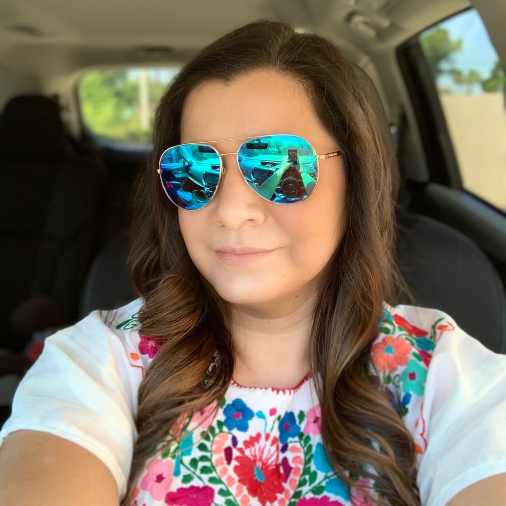 Meet your Posher, Alejandra